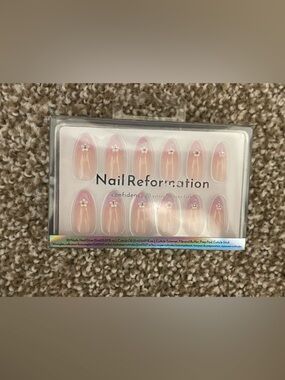 Nail Reformation Pink Ombre Press-On Nails with Pearl Flower Accent